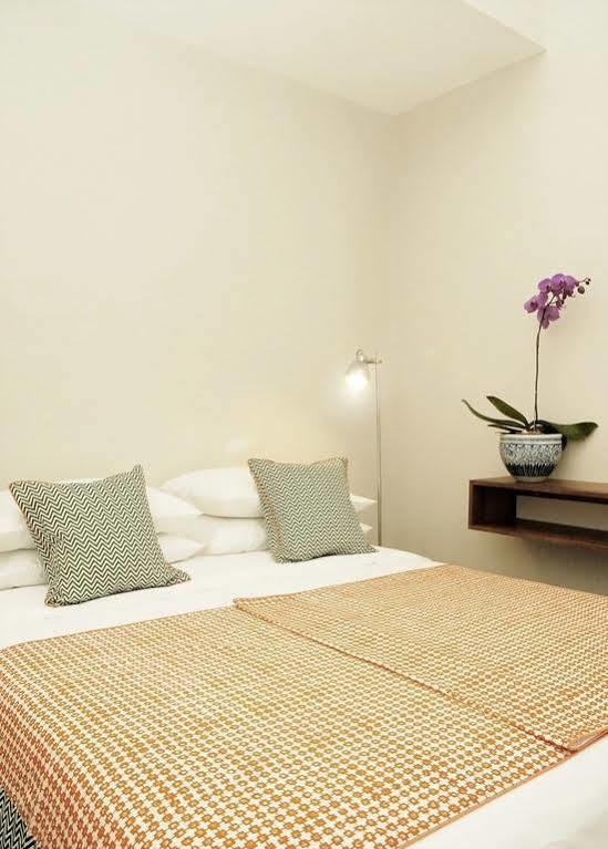Seruni Guest House เดนปาซาร์ ภายนอก รูปภาพ